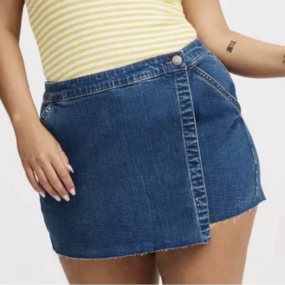 Torrid Mid-Rise Denim Skort with pockets